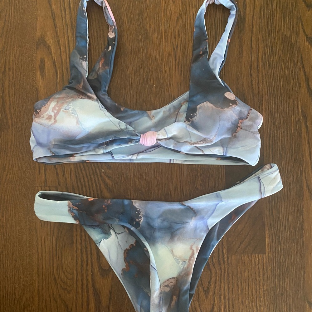 Super cute marble patterned bikini